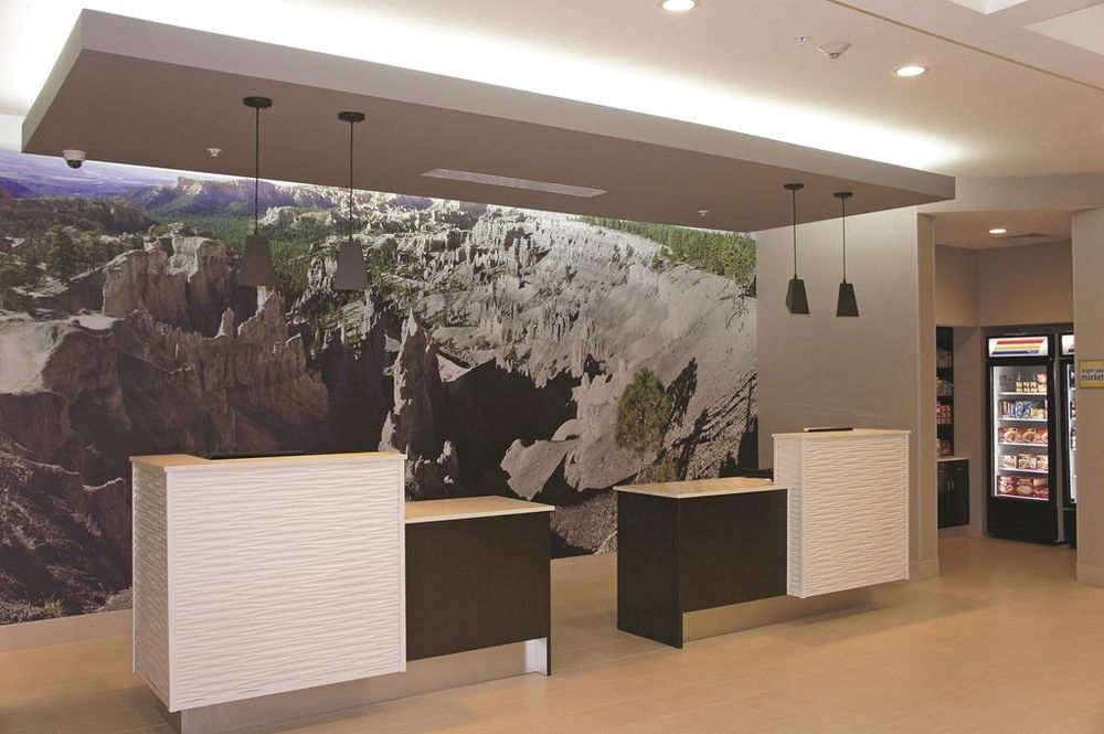 La Quinta By Wyndham Cedar City Interior photo